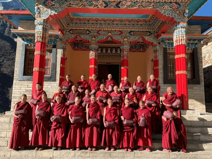 Forty young nuns in remote Damo nunnery in Solu Khumbu received food and warm jackets